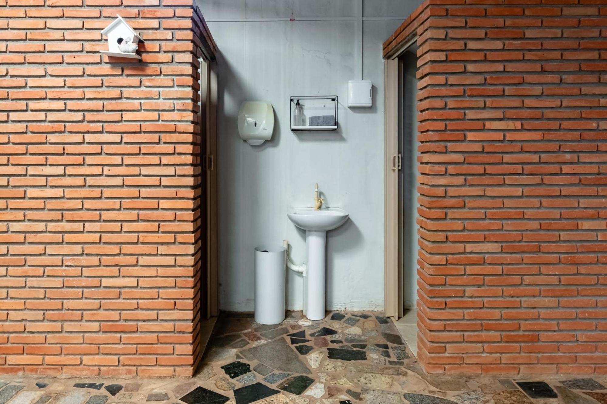 Pousada Roosevelt Quarto 03 - Pousada Central Prox Rodoviaria E Dist Industrial Hotel Uberlândia Exterior foto